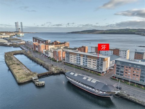 View Full Details for 8T, South Victoria Dock Road, Dundee