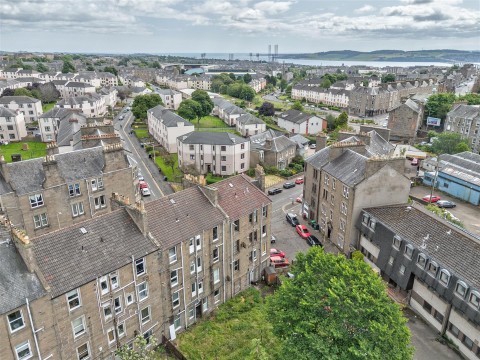 View Full Details for 2L 188, Strathmartine Road, Dundee