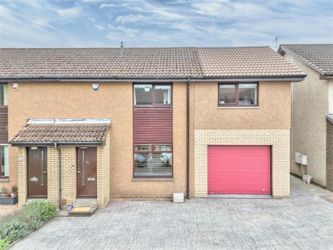 View Full Details for 10, Millbay Gardens, Invergowrie, Dundee